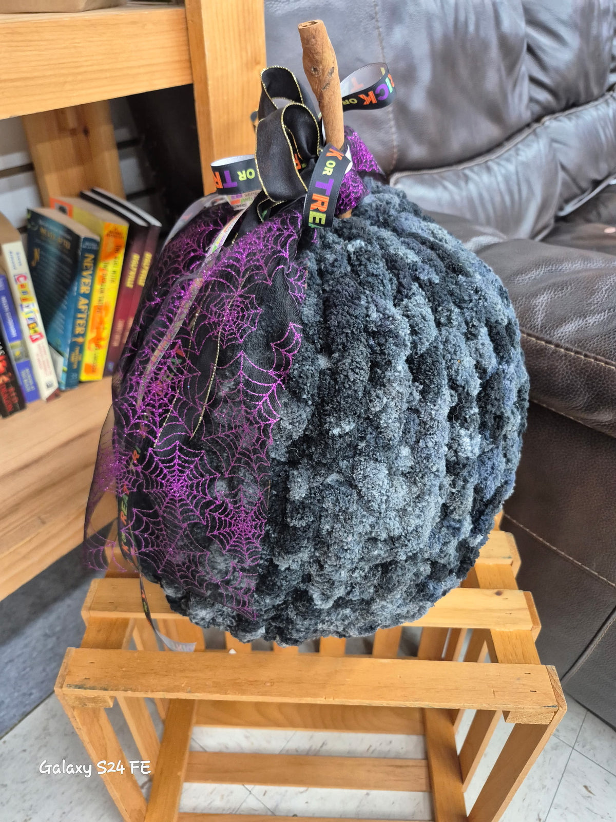 Lg Black Halloween chunky yarn pumpkin