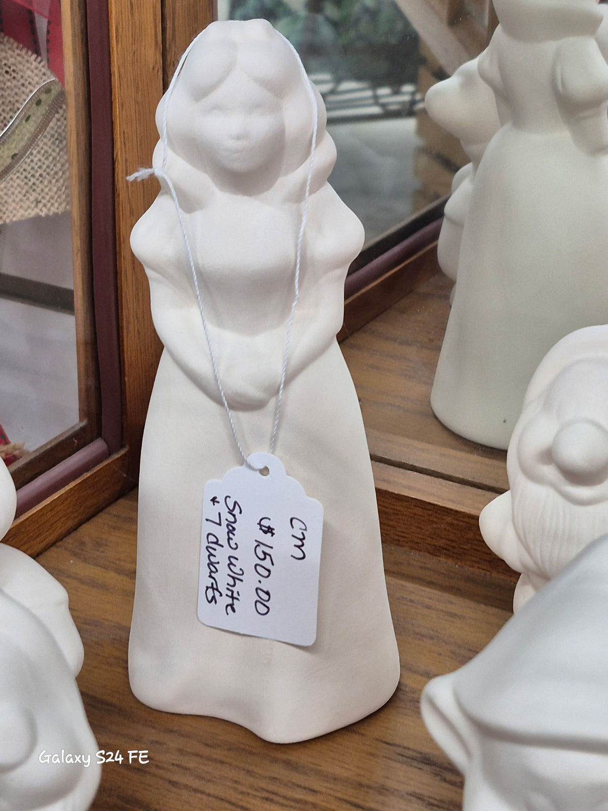 Ceramic bisque Smow White and 7 dwarfs set