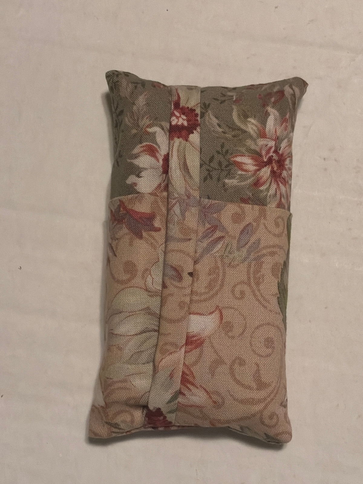 Tissue holder