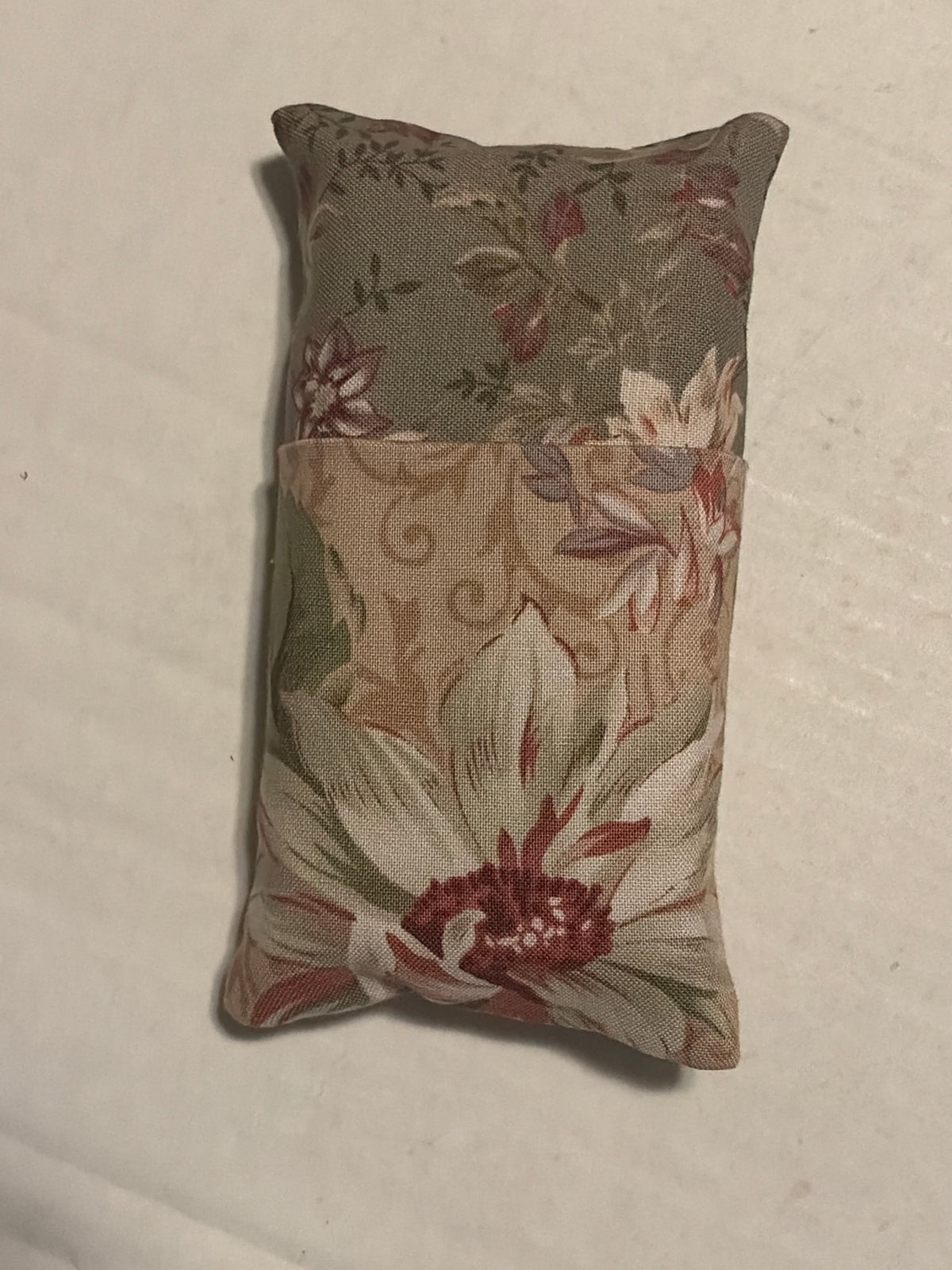 Tissue holder